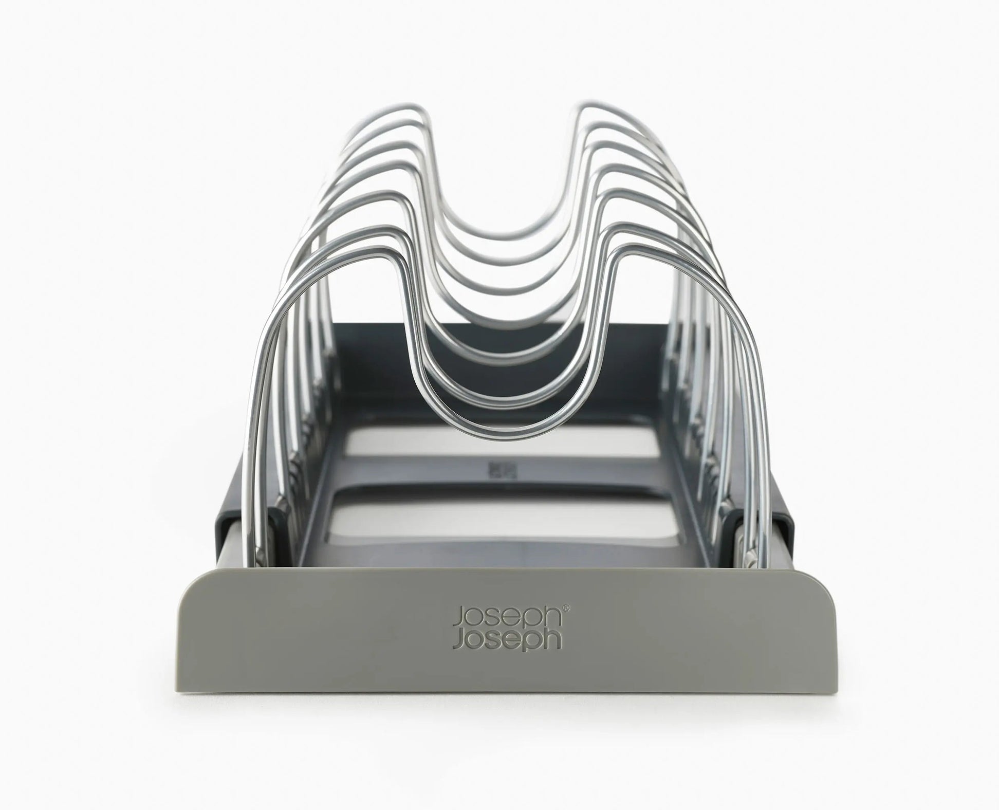Expandable cookware organiser in a kitchen drawer